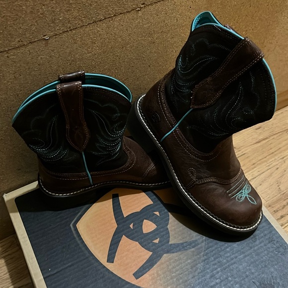 Ariat Shoes - Worn 1 time size 7 1/2 women’s Ariat boots